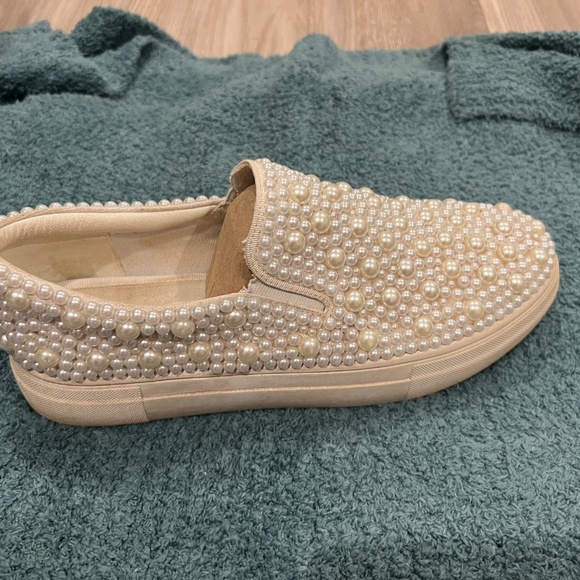 Shoes - Picture 5 of 13